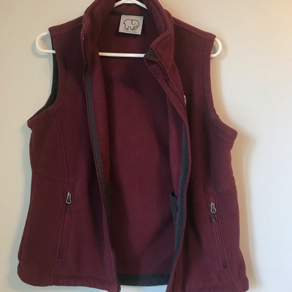 Maroon Ivory Ella fleece vest, size medium. - Picture 3 of 4